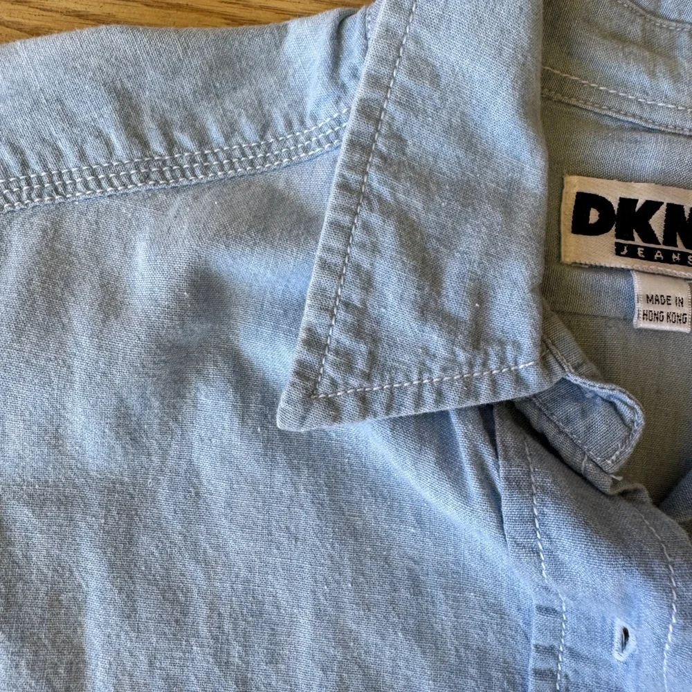 Vintage 90s DKNY Shirt denim chambray embroidered button front - Picture 7 of 9